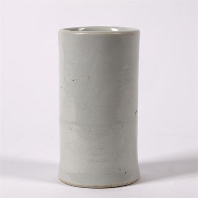 Lot 164 - White glazed brush pot