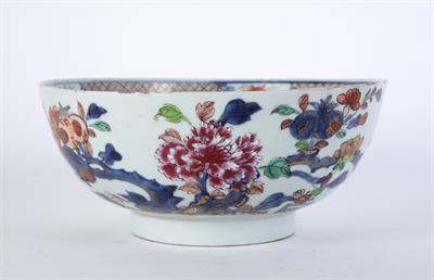 Lot 184 - Export Imari bowl