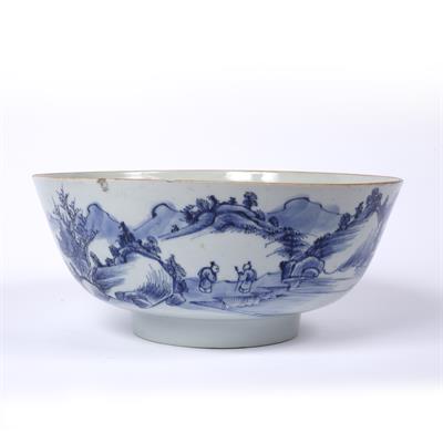 Lot 193 - Blue and white porcelain bowl