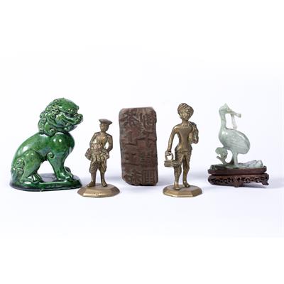 Lot 221 - Group of pieces