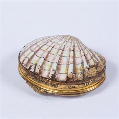 Lot 230 - Canton enamel shell shape box and cover