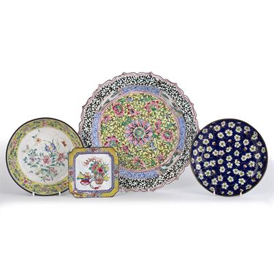 Lot 245 - Canton enamel plate