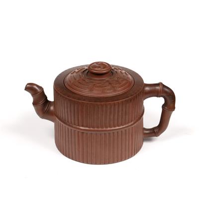 Lot 288 - Yixing teapot