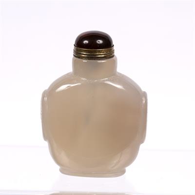 Lot 299 - Smoky glass snuff bottle