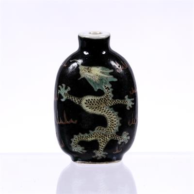 Lot 304 - Famille noire porcelain snuff bottle