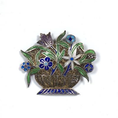 Lot 325 - Enamel and white metal brooch