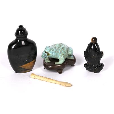 Lot 329 - Tigers eye snuff bottle