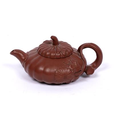 Lot 388 - Yixing squat teapot