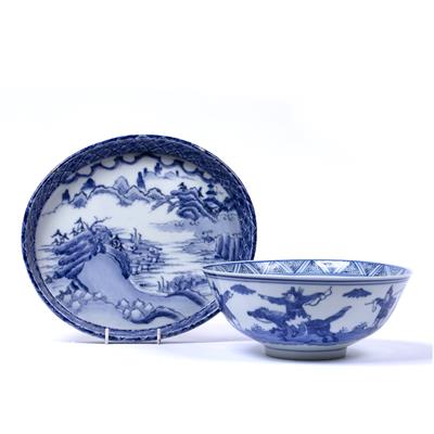 Lot 476 - Blue and white porcelain bowl