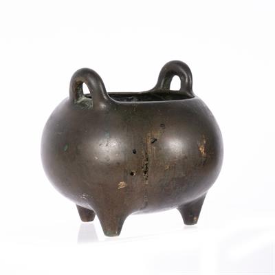 Lot 481 - Bronze censer