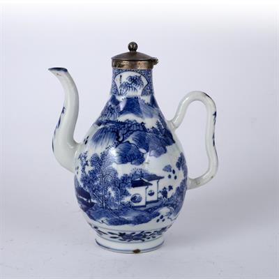 Lot 494 - Blue and white porcelain wine pot