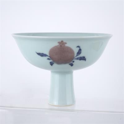 Lot 509 - Porcelain stem cup