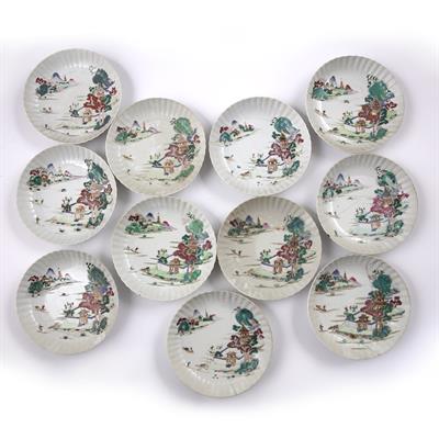 Lot 525 - Set of eleven famille rose dishes