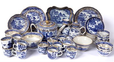 Lot 546 - Extensive collection of blue and white export porcelain