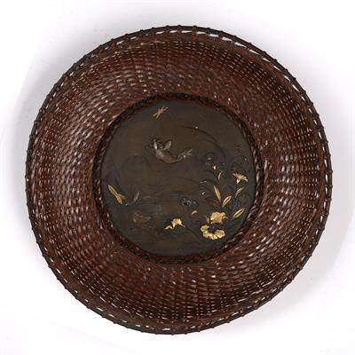 Lot 733 - Bronze dish