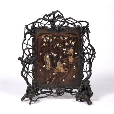 Lot 735 - Lacquer and shibayama screen