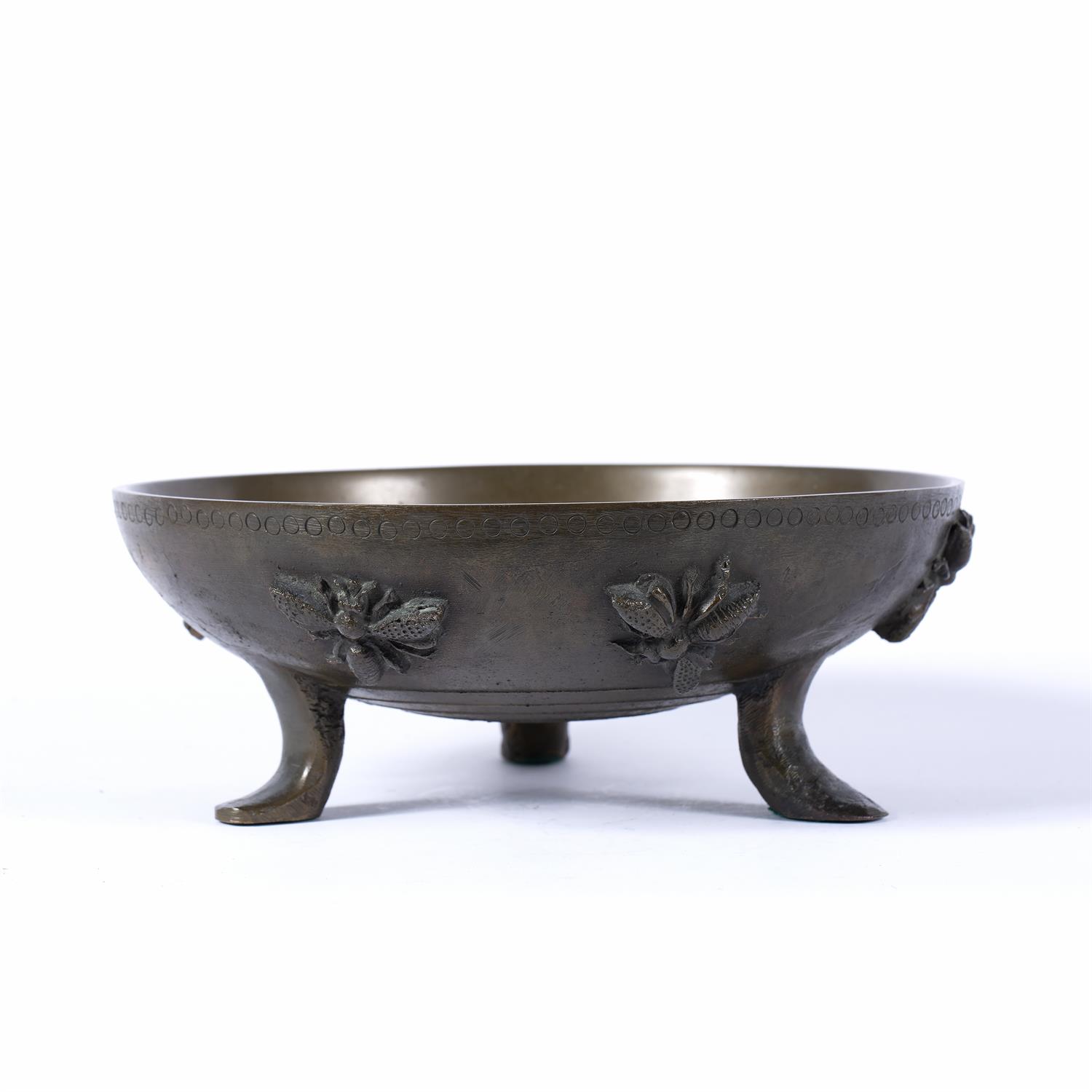 Lot 770 - Cast bronze bowl