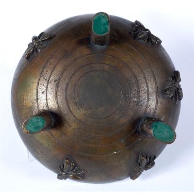 Lot 770 - Cast bronze bowl