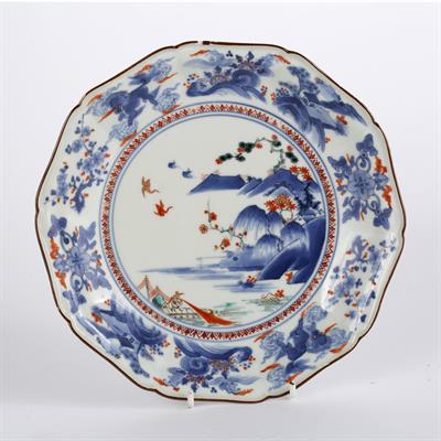 Lot 785 - Kakiemon dish