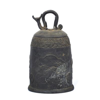 Lot 799 - Bronze bell