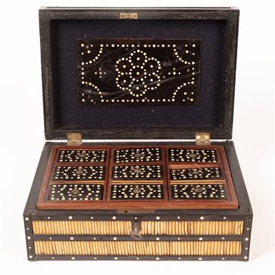 Lot 817 - Porcupine quill box