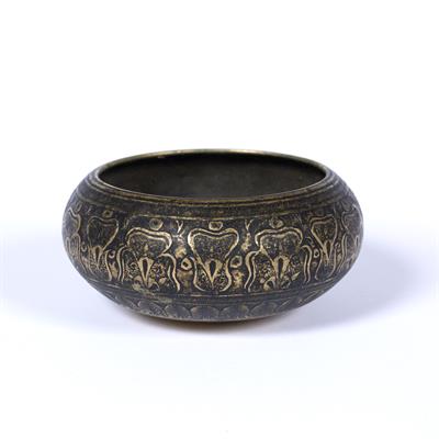 Lot 850 - Bronze bowl