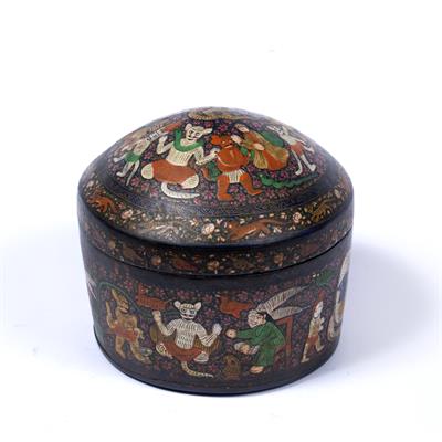 Lot 867 - Turban lacquer box