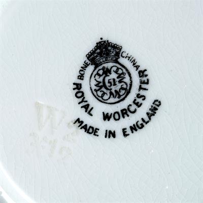 Lot 872 - Three Royal Worcester specimen plates