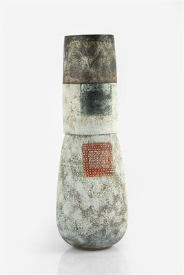 Lot 14 - Robin Welch (1936-2019)
Tall vessel
stoneware