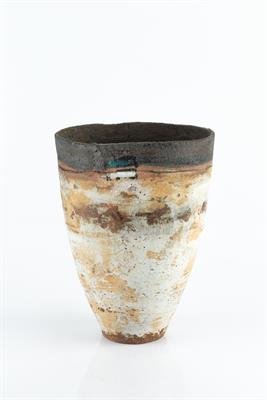 Lot 61 - Robin Welch (1936-2019)
Vessel
stoneware