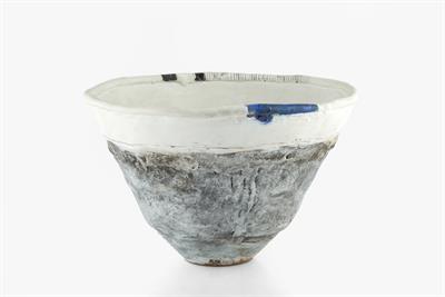 Lot 71 - Robin Welch (1936-2019)
Bowl
stoneware