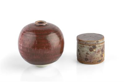 Lot 114 - Derek Davis (1926-2008)
Vase, and a box and cover
red glazes
both signed
9cm and 4