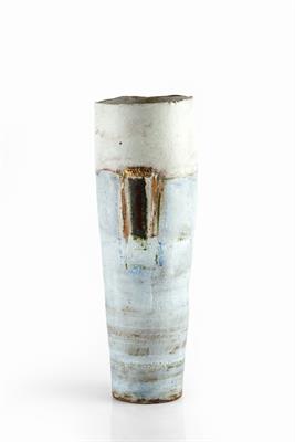 Lot 121 - Robin Welch (1936-2019)
Tall vessel
stoneware