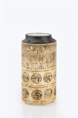 Lot 188 - Sylvia Vallence for Troika
Vase
cylindrical form
painted marks 'St Ives'
20