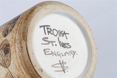 Lot 188 - Sylvia Vallence for Troika
Vase
cylindrical form
painted marks 'St Ives'
20