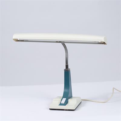 Lot 270 - Pifco
Bankers style desk lamp
model no