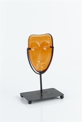 Lot 336 - Erik Höglund for Kosta Boda
Mask
orange glass
12cm high