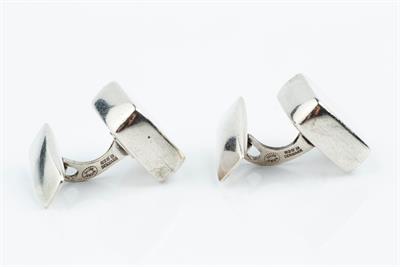 Lot 373 - Astrid Fog (1911-1993) for Georg Jensen
Square cufflinks
signed and stamped '925S...