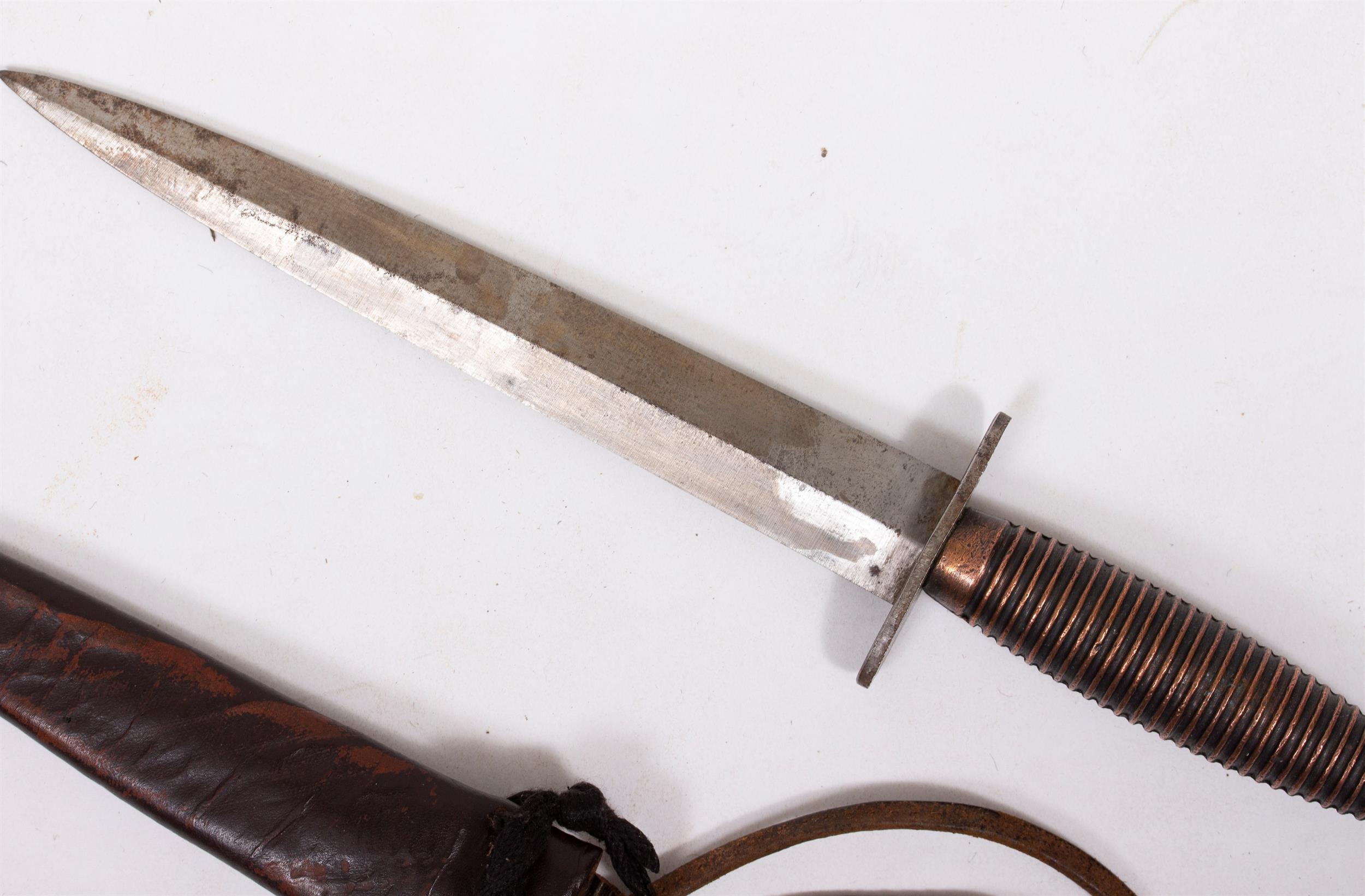 Lot 100 - A COMMANDO DAGGER