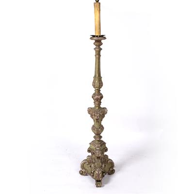 Lot 14 - Classical style standard lamp