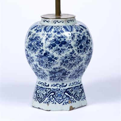 Lot 33 - Delft porcelain vase