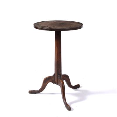 Lot 61 - Oak tripod table