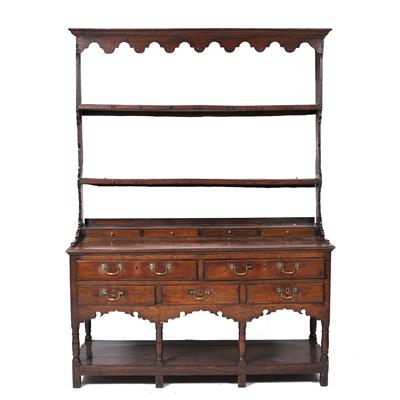 Lot 84 - Oak dresser