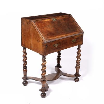 Lot 85 - William and Mary bureau
