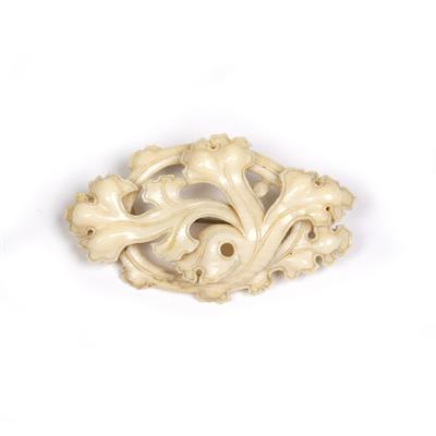 Lot 209 - 19th Century ivory brooch