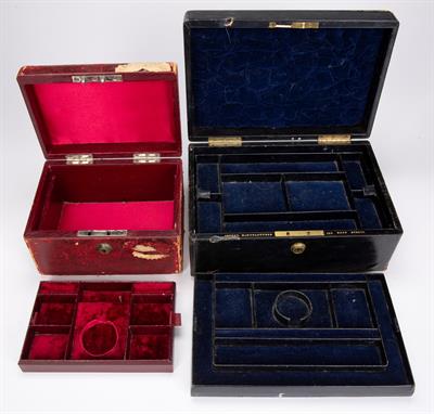 Lot 211 - Asprey leather bound jewellery box