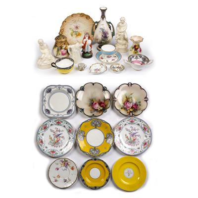 Lot 226 - Collection of ceramics to include