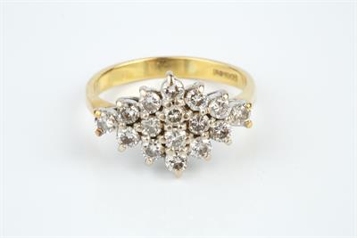 Lot 232A - Diamond cluster ring