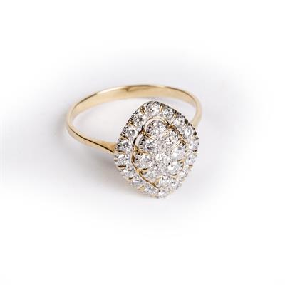 Lot 233 - 9ct gold and diamond cluster ring