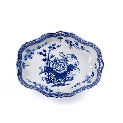 Lot 245 - Porcelain oval shaped serving dish